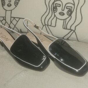 YDN Black Patent Slingback Flats with White Piping